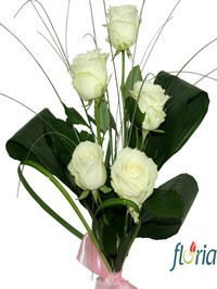 cadouri pentru ea-flori-buchet-de-5-trandafiri-albi.jpg